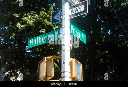 Les plaques de rue de mûrier et prince rues de Nolita à new york city Banque D'Images