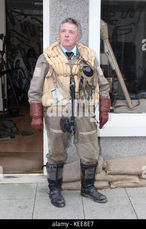 A WW11 de reconstitution sur Penmaenmawr beach Banque D'Images