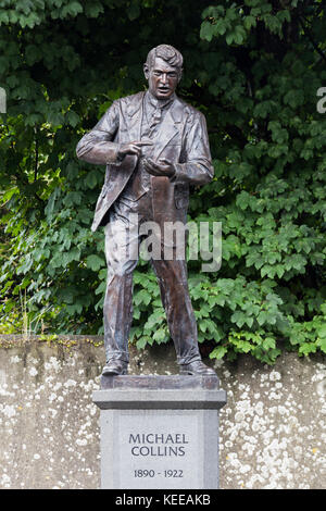 Monument à Michael Collins, 1890-1922, soldat et politicien irlandais, à Clonakilty, province de Cork, Irlande. Le monument a été conçu par Tomas Tuipe Banque D'Images