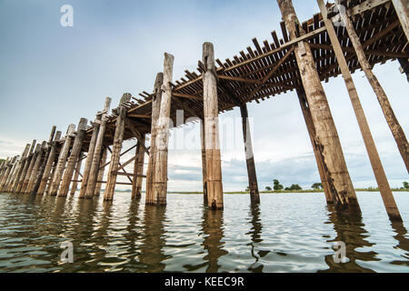 Célèbre pont u-bein dans amarapura près de Mandalay, myanmar Banque D'Images