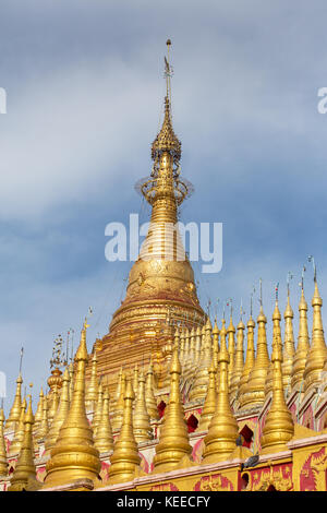 Belle pagode bouddhiste, thanboddhay phaya à Monywa, myanmar Banque D'Images