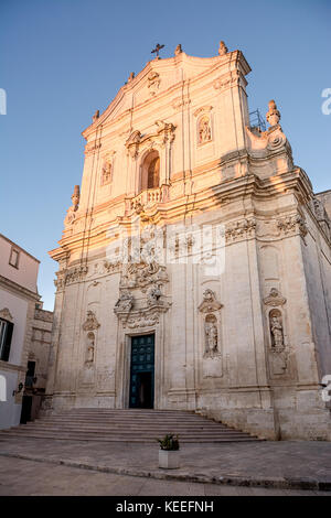 Façade de la basilique de San Martino en martina franca au coucher du soleil (Italie) Banque D'Images