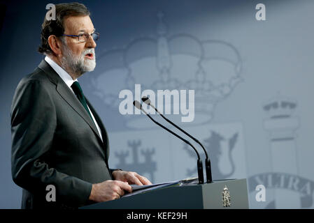 Bruxelles, Belgique. 20 octobre 2017. Le premier ministre espagnol Mariano Rajoy prononce une conférence de presse à l'issue d'un sommet de deux jours de l'UE à Bruxelles, Belgique, le 20 octobre 2017. Crédit : Ye Pingfan/Xinhua/Alamy Live News Banque D'Images