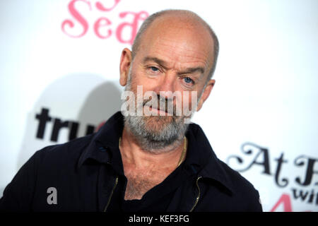 New York, USA. 19 oct, 2017. Michael Stipe assiste à l 'à la maison avec Amy sedaris' au Bowery Hotel le 19 octobre 2017 dans la ville de New York. crédit : geisler-fotopress/Alamy live news Banque D'Images