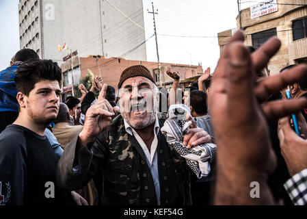 Erbil, Irak. 20 Oct, 2017. Les Kurdes de Kirkouk déplacées par le conflit en cours entre l'Irak, allié au groupe de miliciens soutenus par l'Iran Hashd al shaabi et la région du Kurdistan autonome semi, manifestation devant l'ambassade des États-Unis à Erbil. Ils demandent où la communauté internationale a été et pourquoi cela n'a pas aider à maintenir Kirkouk. Erbil, Irak Crédit : Elizabeth Fitt/Alamy Live News Banque D'Images