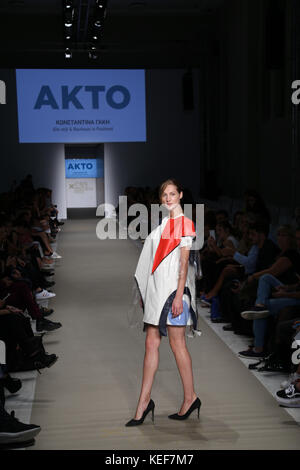 Athènes, Grèce. 20 Oct, 2017. Les nouveaux designers day, Akto Art & Design College et Athènes Club diplômés pourront présenter leurs collections. Credit : Plimper/Alamy Live News Banque D'Images