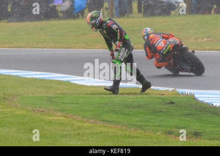 Melbourne, Australie. 21 oct, 2017. crash sur t10 pour la pratique du motogp 3 au cours de la 2017 grand prix moto d'australie michelin à 2017 Grand Prix moto d'australie michelin, l'Australie le 21 octobre 2017. crédit : Dave hewison sports/Alamy live news Banque D'Images