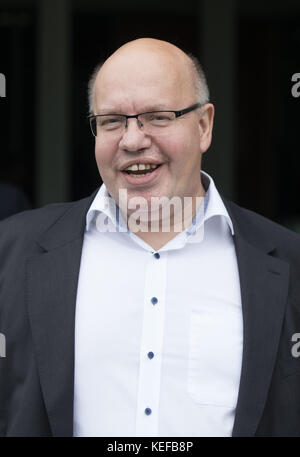 Berlin, Allemagne. 21 octobre 2017. Le ministre de la Chancellerie Peter Altmaier (CDU) part après le débriefing après les discussions exploratoires à l'Adenauerhaus à Berlin, Allemagne, le 21 octobre 2017. Crédit : Jörg Carstensen/dpa/Alamy Live News Banque D'Images