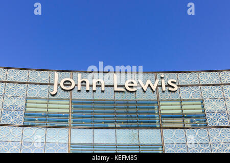 John Lewis store se connecter et de marque de l'entreprise à l'extérieur du grand magasin succursale à Westfield Stratford, London Banque D'Images