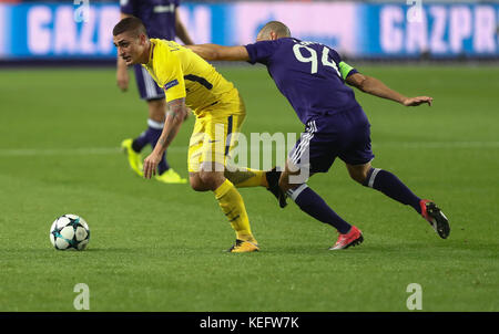 Anderlecht, Belgique. 18 octobre 2017. Marco Verratti (Paris Saint Germain) et Sofiane Hanni ( Anderlecht ) pendant le match de la Ligue des Champions an Banque D'Images