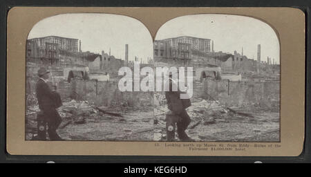 À la nord en haut Mason St. de Eddy ; ruines de l'hôtel Fairmont 4 000 000 $., à partir de Robert N. Dennis collection de vues stéréoscopiques Banque D'Images