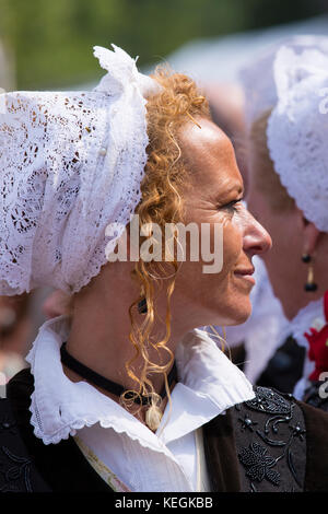 Danseuse espagnole à la fiesta traditionnelle à Villaviciosa dans les Asturies, dans le nord de l'Espagne Banque D'Images