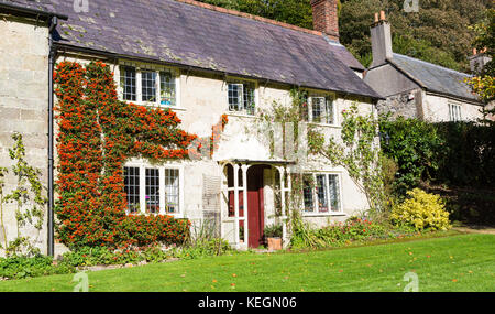 L'église du village dans le village de Stourton Wiltshire Banque D'Images