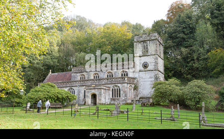 L'église du village dans le village de Stourton Wiltshire Banque D'Images