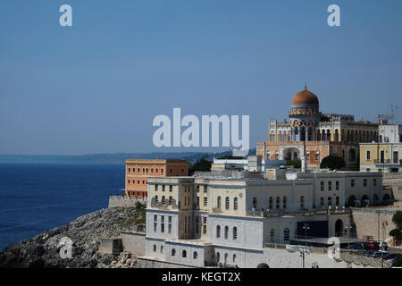 Villa Sticchi, Mer Adriatique, Santa Cesarea terme, province de Lecce, Péninsule de Salentine, Puglia, Italie Banque D'Images