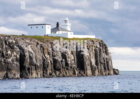 Le phare, les îles Farne Farne, Inner Farne, Northumberland, North Sunderland Banque D'Images