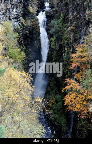 Les chutes de measach est la plus grande cascade chute de 45 m dans les gorges de corrieshalloch gorge près de ullapool. l s'agit d'un slot-gorges et est extrêmement narro Banque D'Images