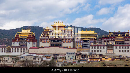 Monastère Bouddhiste Tibétain Songzanlin, Zhongdian, Yunnan - Chine Banque D'Images