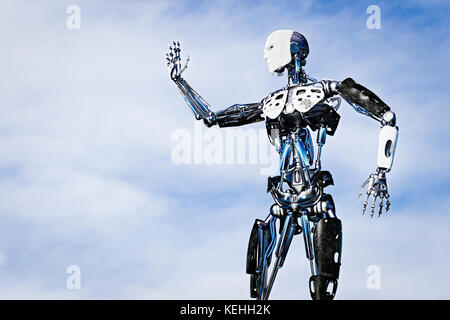 Le robot agite dans les nuages Banque D'Images