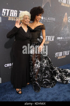 Star Trek : premiere découverte tenue à l'arclight Cinerama Dome d'hollywood - arrivées comprend : Nichelle Nichols, sonequa martin-vert où : Los Angeles, California, UNITED STATES Quand : 20 sep 2017 Credit : adriana barraza/wenn.com m. Banque D'Images