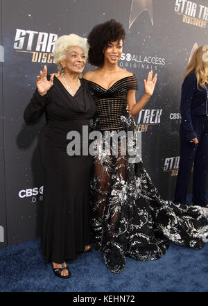 Star Trek : premiere découverte tenue à l'arclight Cinerama Dome d'hollywood - arrivées comprend : Nichelle Nichols, sonequa martin-vert où : Los Angeles, California, UNITED STATES Quand : 20 sep 2017 Credit : adriana barraza/wenn.com m. Banque D'Images