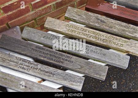 Le plus long banc du Royaume-Uni, sur la promenade de Littlehampton, Royaume-Uni Banque D'Images