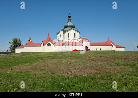 Église de pèlerinage de saint Jean Népomucène (Poutní kostel svatého Jana Nepomuckého) à Zelená Hora à Žďár nad Sázavou, République tchèque. L'église de pèlerinage conçu par l'architecte tchèque avec des origines italiennes Jan Santini Aichel a été construit en 1720-1727 dans la combinaison de styles gothique et baroque, connu sous le nom de style gothique baroque. Banque D'Images