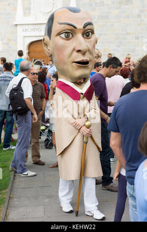 Personnage géant costumé, Gigantes de Irunako Erraldoiak, à San Fermin Fiesta à Pampelune, Navarre, Nord de l'Espagne Banque D'Images