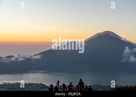 Lever de soleil vu du Mont Batur - Bali - Indonésie Banque D'Images