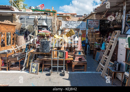 Israël, Tel Aviv - 11 octobre 2017 : Shuk hapishpeshim marché aux puces de Jaffa Banque D'Images