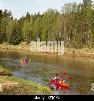 Ligatne, Lettonie - 8 mai : ancien hôtel de est le seul grand fleuve de lettonie. sur la rivière gauja de dans une descente en canot le 8 mai 2016, la Lettonie. Banque D'Images