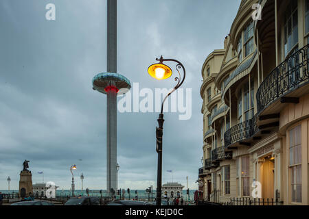 Soirée à la place Regency à Brighton, East Sussex, Angleterre. Banque D'Images