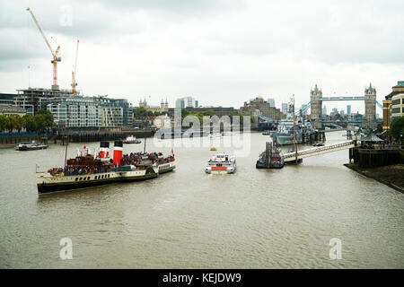 Bateau à aubes "Waverley" dans le bassin de Londres -1 Banque D'Images