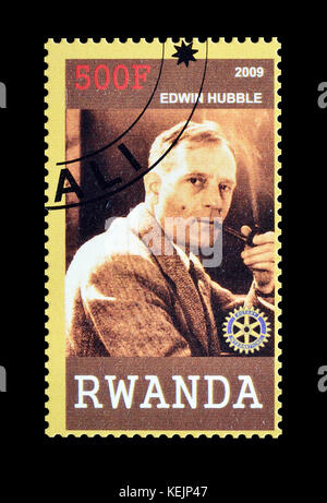 Timbre-poste oblitéré imprimé par le Rwanda, qui montre Edwin Hubble. Banque D'Images