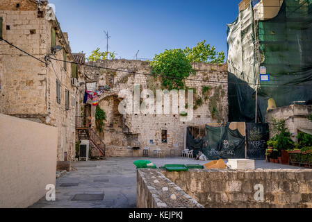 Vestige du mur médiéval qui entoure la vieille ville de Split, en Croatie Banque D'Images