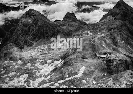 Le noir et blanc montagne dans le parc national du Triglav en Slovénie Banque D'Images