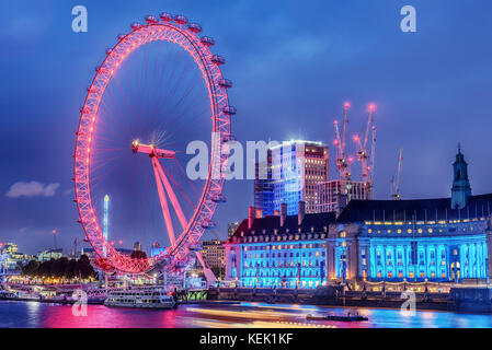 L'Angleterre, le Royaume-Uni : London Eye, une grande roue sur la banque du fleuve de la Tamise Banque D'Images