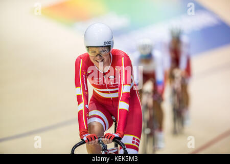 Berlin, Allemagne. 21 octobre 2017. La danoise Trine Schmidt remporte la course de scratch féminine aux Championnats d'Europe sur piste à Berlin, en Allemagne, le 21 octobre 2017. Crédit : Jens Büttner/dpa-Zentralbild/dpa/Alamy Live News Banque D'Images