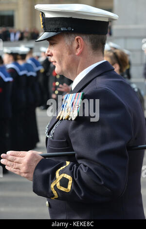 Londres, Royaume-Uni. 22 octobre 2017. Le défilé de jour de Trafalgar de Horse Guards à Trafalgar square où plus de 400 cadets de la marine participent à la commémoration de la bataille gagnée sur la mer par l'amiral Lord Horatio Nelson. crédit : Matthieu chattle/Alamy live news Banque D'Images