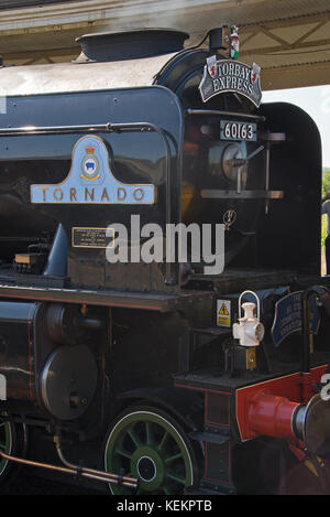 La machine à vapeur, le "Tornado" s'est arrêté à la gare de Taunton à prendre l'eau tout en tirant le Torbay Express en été 2017 Banque D'Images