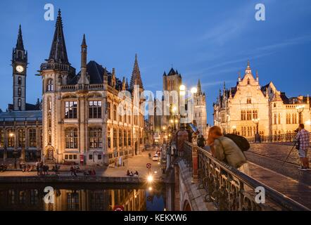 Gent, historisches Zentrum, Blick über die auf Sint-Michielsbrug Sint-Niklaaskerk - Gand, Centre Historique, vue de Sint-Michielsbrug à Sint-Niklaas Banque D'Images