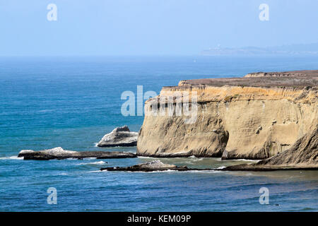 Falaises, half moon bay, Californie, Etats-Unis, Amérique du Nord Banque D'Images