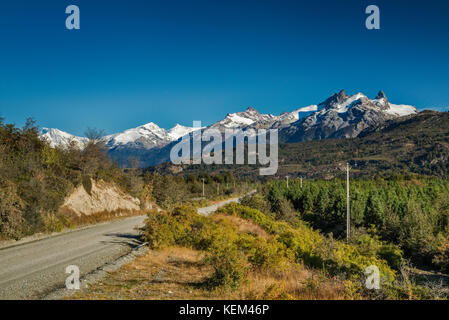 Cordon Contreras massif dans le parc national Laguna San Rafael, vue à partir de la Carretera Austral autoroute, Patagonie, Chili Banque D'Images