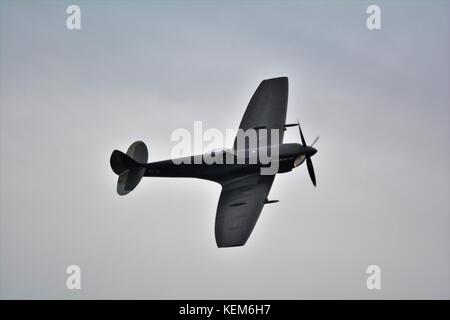Vintage new holland moissonneuse-batteuse dans cabyellow ouvert sur l'action, ferme Banque D'Images