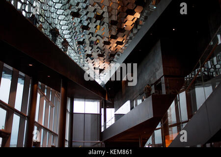 Reykjavik, Islande - 27 août 2017 : harpa concert hall, et le centre de conférence à Reykjavik Banque D'Images