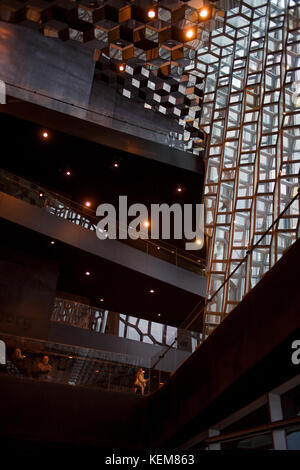 Reykjavik, Islande - 27 août 2017 : harpa concert hall, et le centre de conférence à Reykjavik Banque D'Images