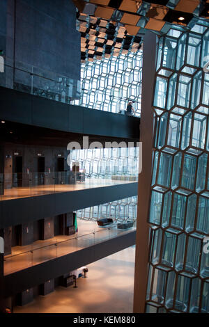 Reykjavik, Islande - 27 août 2017 : harpa concert hall, et le centre de conférence à Reykjavik Banque D'Images