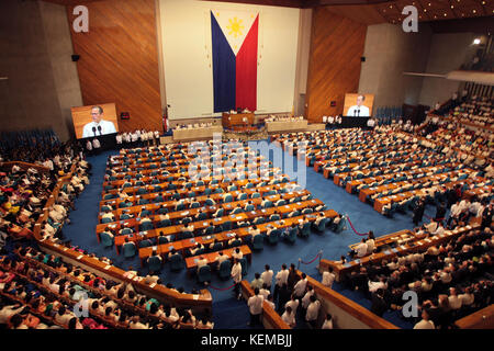 Le discours de 2011 sur l'état de la nation aux Philippines (SONA) a été prononcé par le président Benigno Aquino III, décrivant les réalisations, les défis et les priorités du gouvernement pour la nation. Le discours a porté sur la transparence, les réformes de la gouvernance et le progrès économique aux Philippines. Banque D'Images