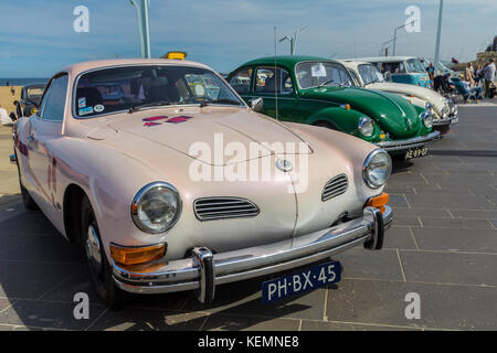 La Haye, Pays-Bas - 21 mai 2017 : VW Beetle classique des véhicules à la plage de Scheveningen car show Banque D'Images