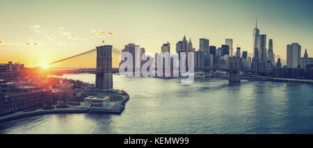 Pont de Brooklyn et Manhattan au coucher du soleil Banque D'Images